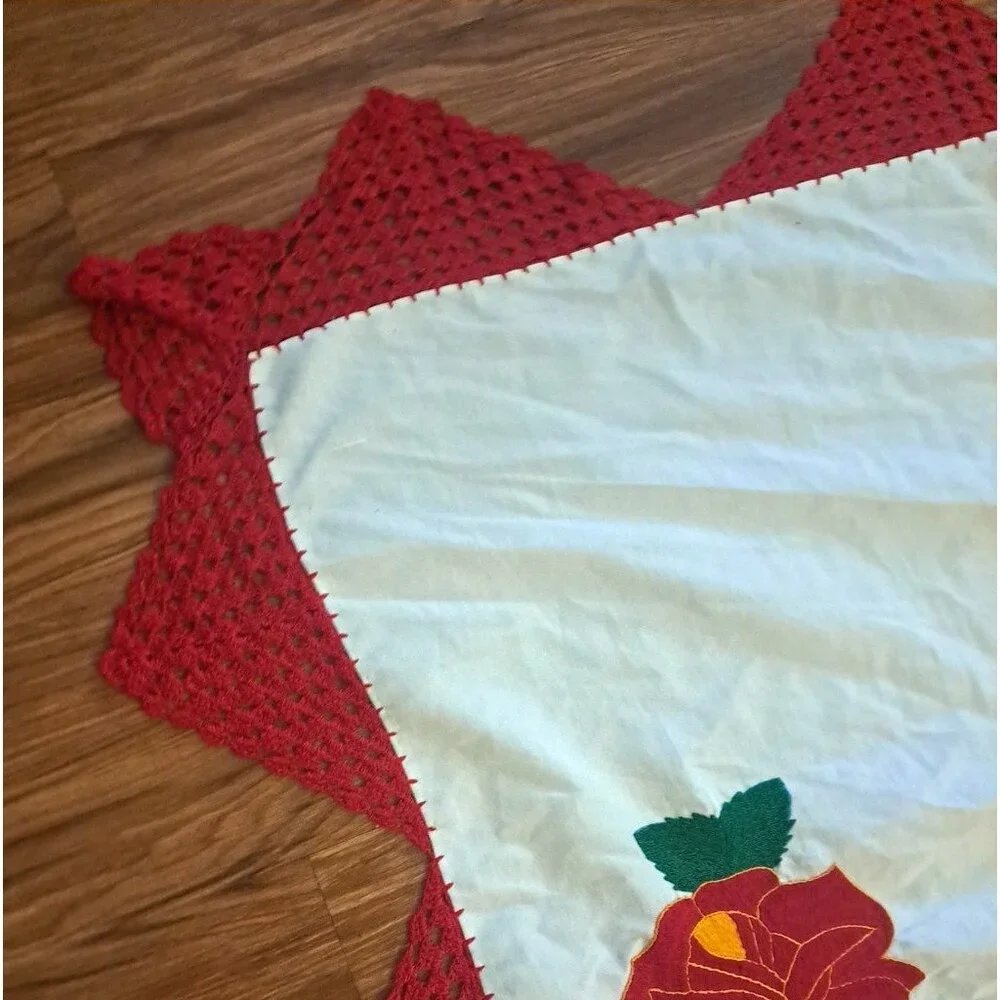 Handmade Red Rose Applique Quilt Twin Crochet Lace Trim Country Farmhouse 70x59